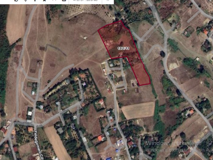 Arnavutköy Tayakadın Satılık Arsa , 320 m2 Yolu Var Evlerin Yakını 