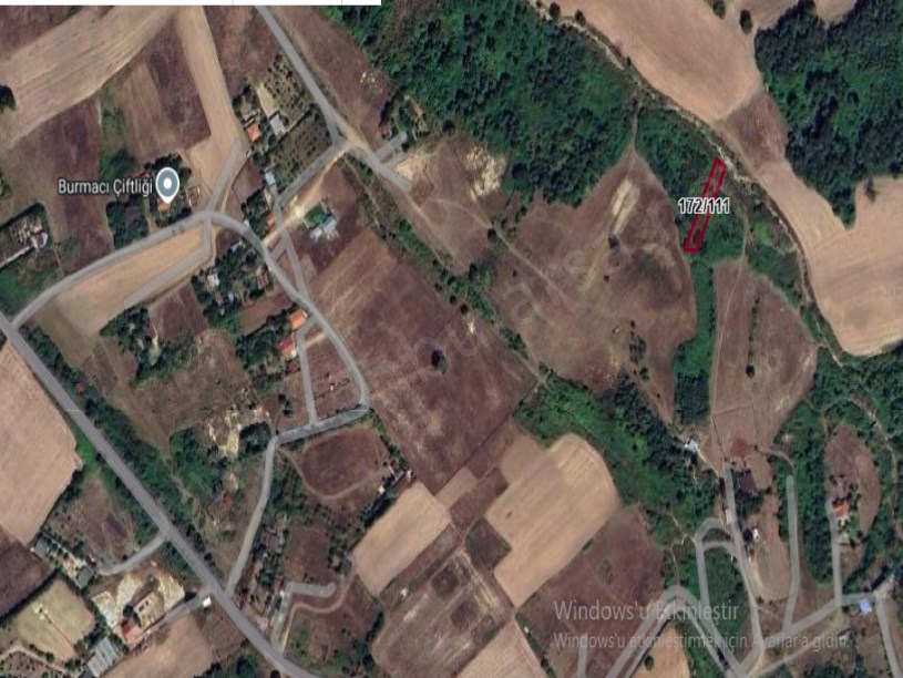 Arnavutköy Tayakadın Satılık Arsa , 185 M2  Yolu Var Evlerin Yakını Hisseli