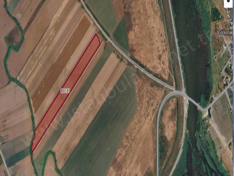 Çatalca Ferhatpaşada Satılık Arsa , 314 M2 Yolu Var Hisseli 