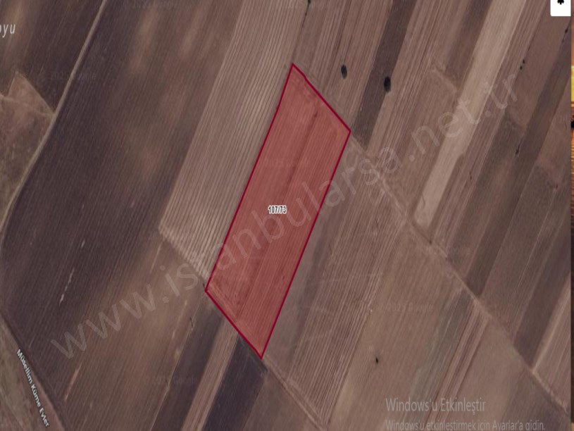 Kırklareli Vize  Müsellim Köyünde Satılık Tarla  , 1,350  M2  Hisseli Yolu var 