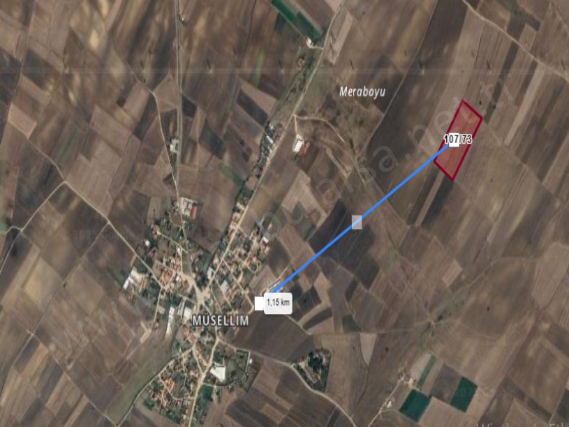 Kırklareli Vize  Müsellim Köyünde Satılık Tarla  , 1,350  M2  Hisseli Yolu var 