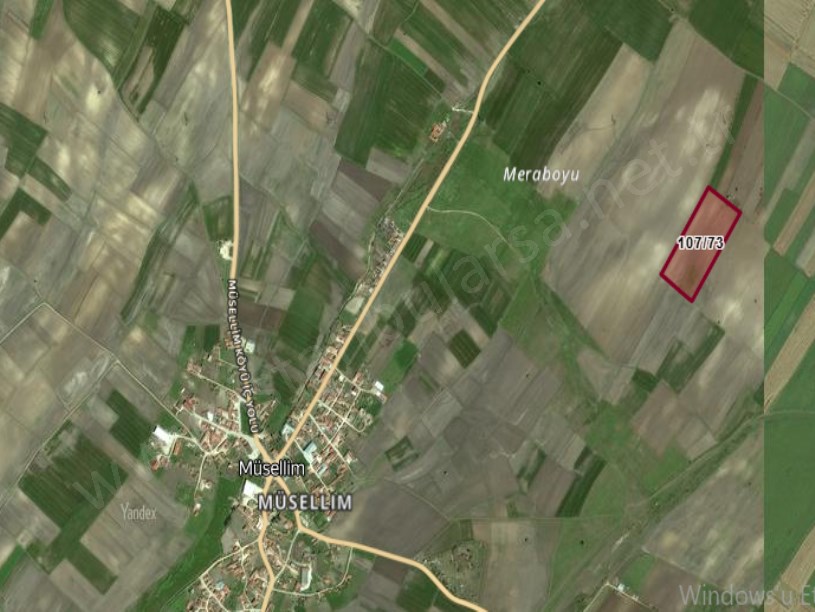 Kırklareli Vize  Müsellim Köyünde Satılık Tarla  , 1,350  M2  Hisseli Yolu var 