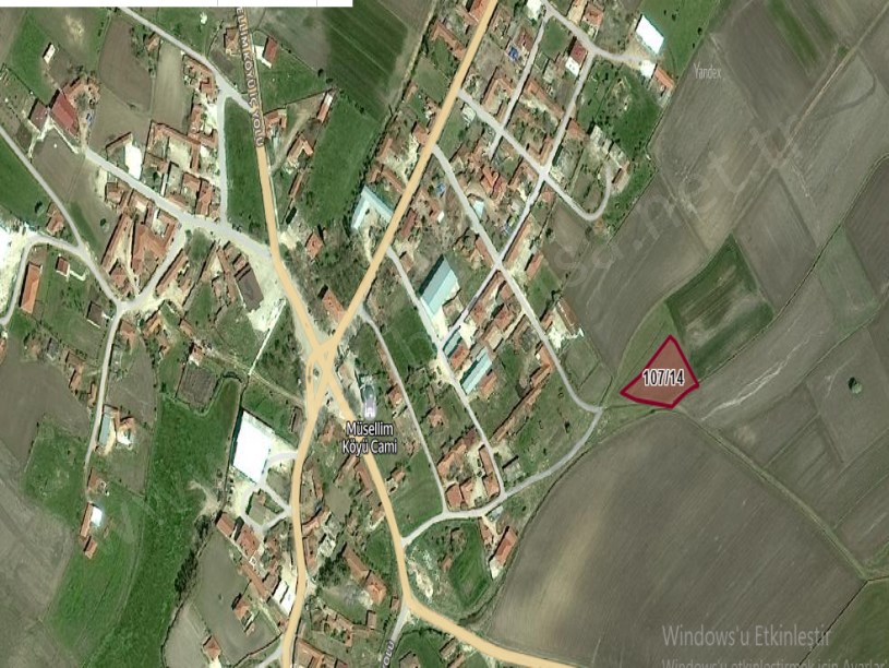 Kırklareli Vize  Müsellim Köyünde Satılık Tarla  , 1,350  M2  Merkezde Hisseli  
