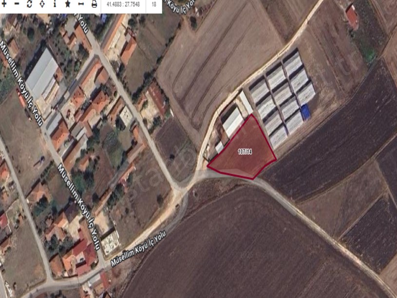 Kırklareli Vize  Müsellim Köyünde Satılık Tarla  , 1,350  M2  Merkezde Hisseli  