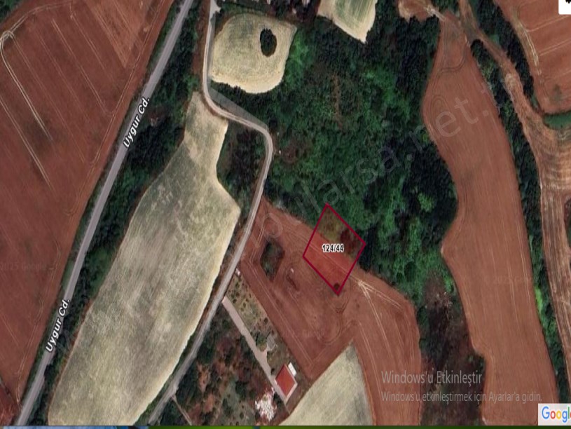 Arnavutköy Dursunköyde Satılık Arsa ,  11 M2 Hisseli Evlerin Yakını