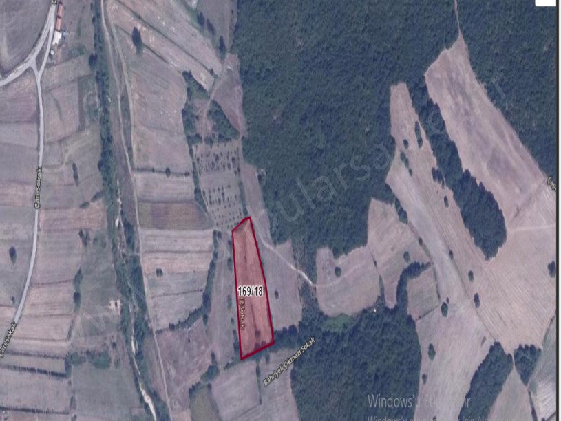 Çatalca Çiftlikköyde Satılık Arsa , 265 m2 Yolu Var Evlerin Yakını