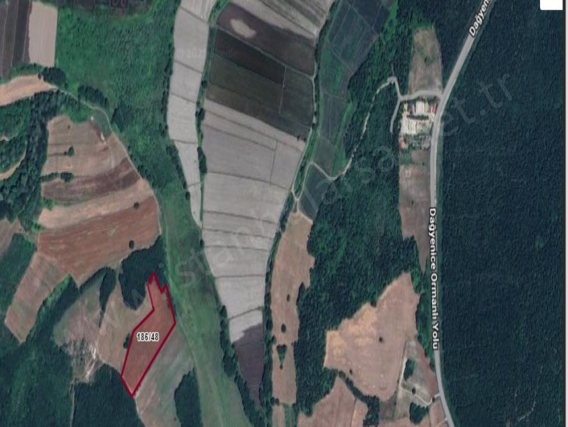 Çatalca Çiftlikköyde Satılık Arsa ,  970 M2  Yolu Var Muvafakatnameli  Çaplı 