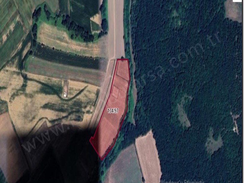 Çatalca Karacaköyde Satılık Arsa , 1,830 M2 Yolu Var Evlerin Yakını Hisseli Çaplı 