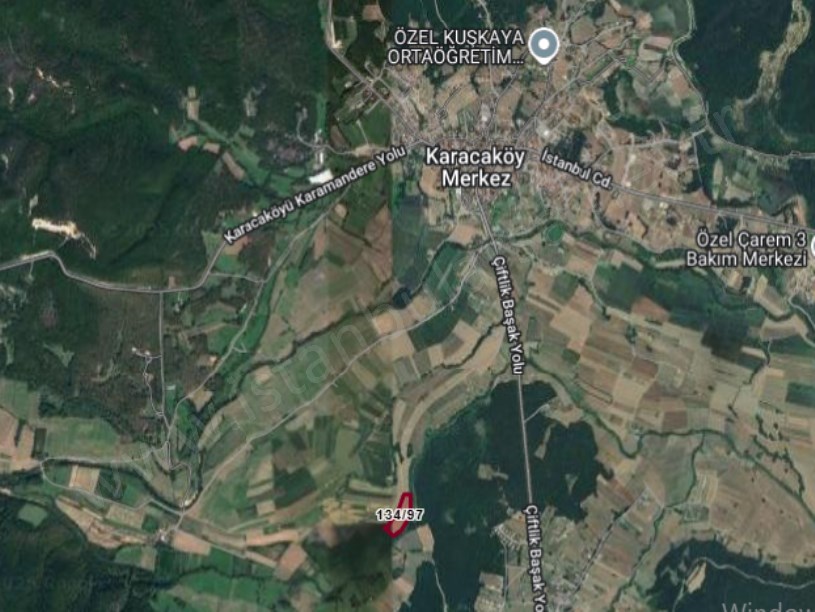 Çatalca Karacaköyde Satılık Arsa , 1,830 M2 Yolu Var Evlerin Yakını Hisseli Çaplı 