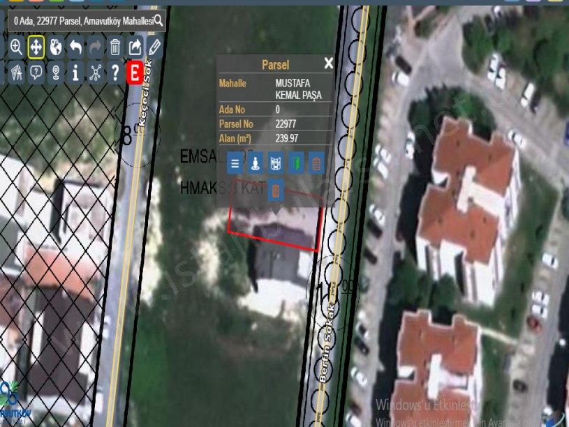 Arnavutköy Mustafa Kemalpaşa Mah Satılık Arsa , 240 m2  Müstakil 3 Kat İmarlı 