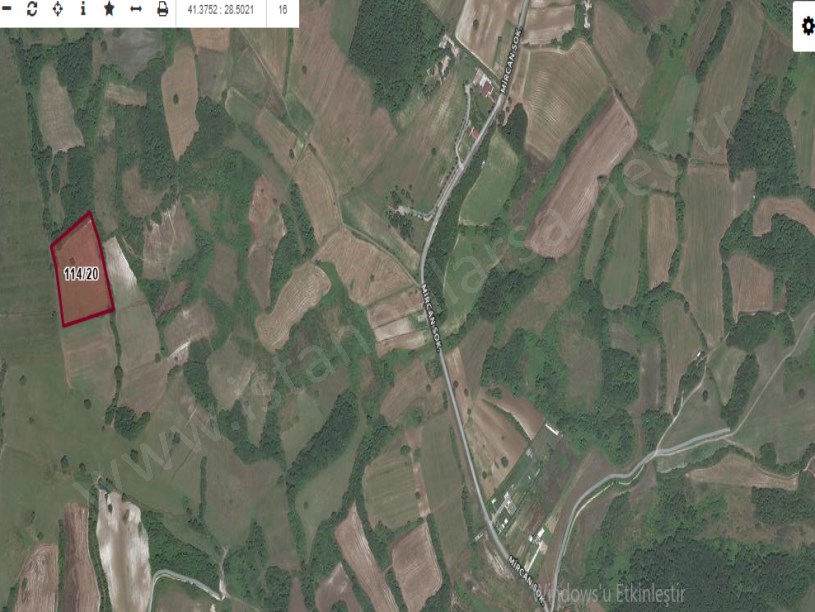 Çatalca Celepköyde Satılık Arsa , 405 M2 Çaplı Hisseli Yolu Var 