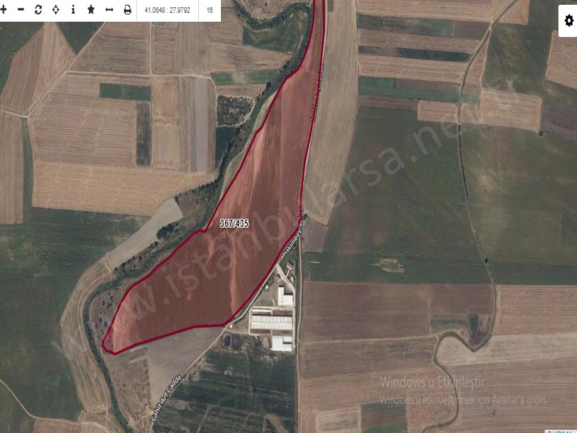 Silivri Değirmenköyde Satılık Arsa , 912 m2 Çevrili Yola Cephe Hisseli 
