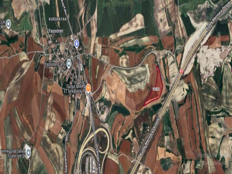 Arnavutköy Yassıörende Satılık Arsa , 535 M2 Hisseli İmarlı Yolu var 