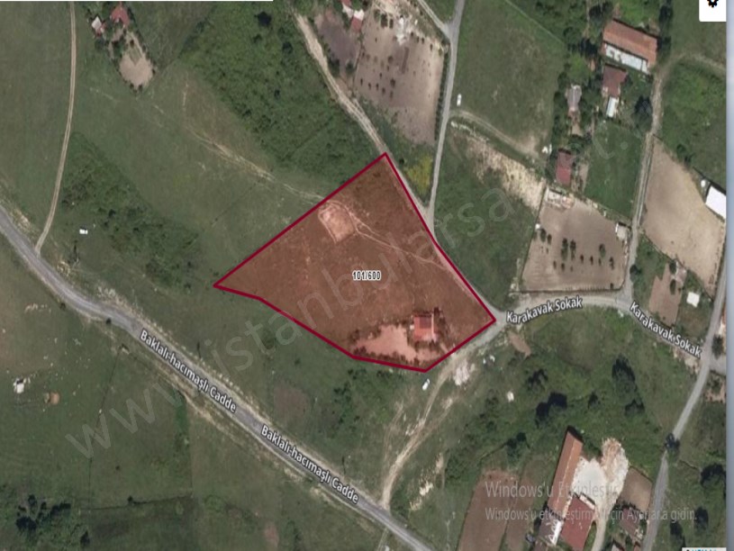 Arnavutköy Tayakadın Satılık Arsa , 453 m2 Yolu Var Evlerin Yakını 
