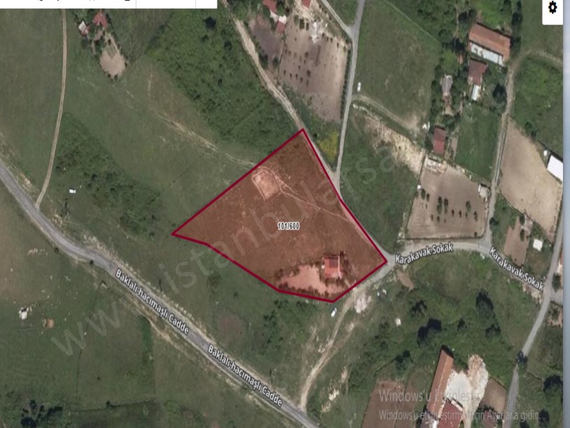 Arnavutköy Tayakadın Satılık Arsa , 453 m2 Yolu Var Evlerin Yakını 