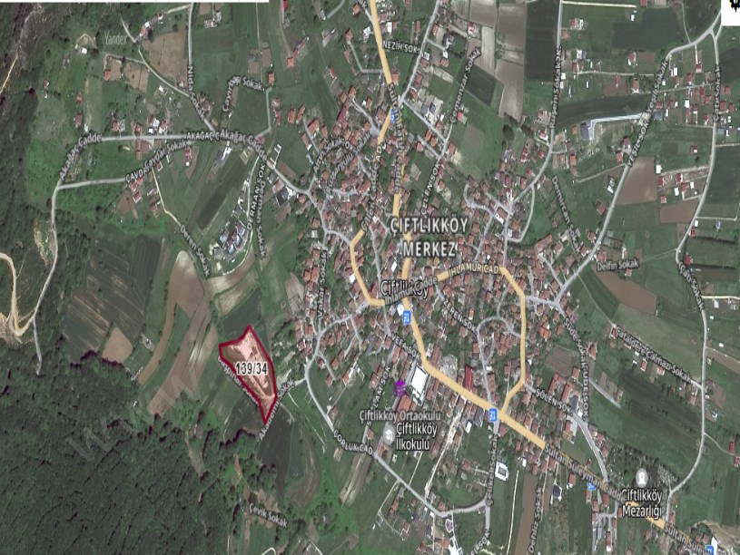 Çatalca Çiftlikköyde Satılık Arsa ,  271 M2 Çaplı Çevrili Yolu Var