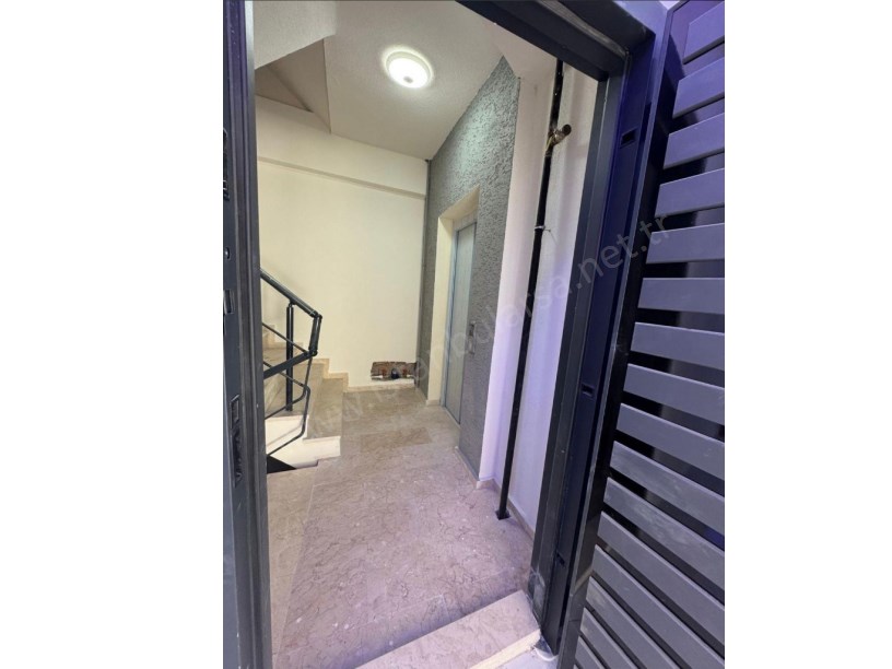 Arnavutköy Yunusemre Mh satılık Daire , 2+1 90 m2 1.Kat Masrafsız 