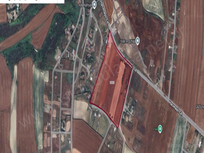 Arnavutköy Hacımaşlı  Satılık Arsa , 500 m2 Yolu Var Cadde Cephe 