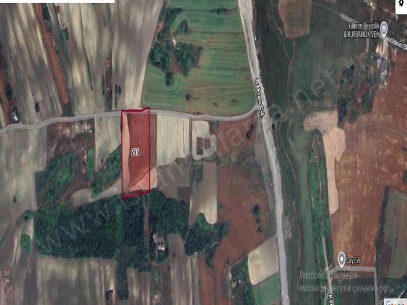 Arnavutköy Haraççıda Satılık Arsa , 260 M2 Hisseli Yolu Var İmarlı 