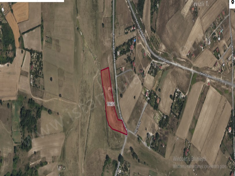 Arnavutköy Tayakadın Satılık Arsa , 220 m2 Caddeye Yakın Yolu Var Hisseli 
