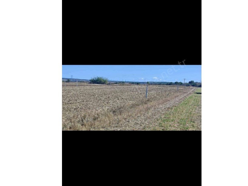 Kırklareli Vize Çakıllı Köyünde Satılık Arsa  , 612 m2 Hisseli Çaplı Yolu Var