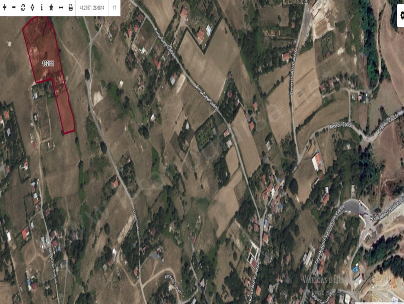 Arnavutköy Tayakadın Satılık Arsa , 645 M2 Yolu Var Evlerin Yakını İmarlı 