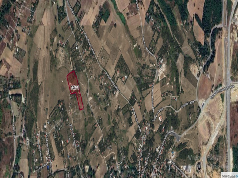 Arnavutköy Tayakadın Satılık Arsa , 645 M2 Yolu Var Evlerin Yakını İmarlı 