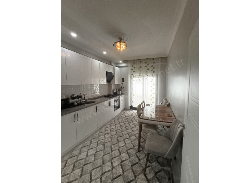 Arnavutköy Taşolukta Satılık Daire  , 2+1 5 Yıllık 125 m2 Giriş Kat Balkonlu