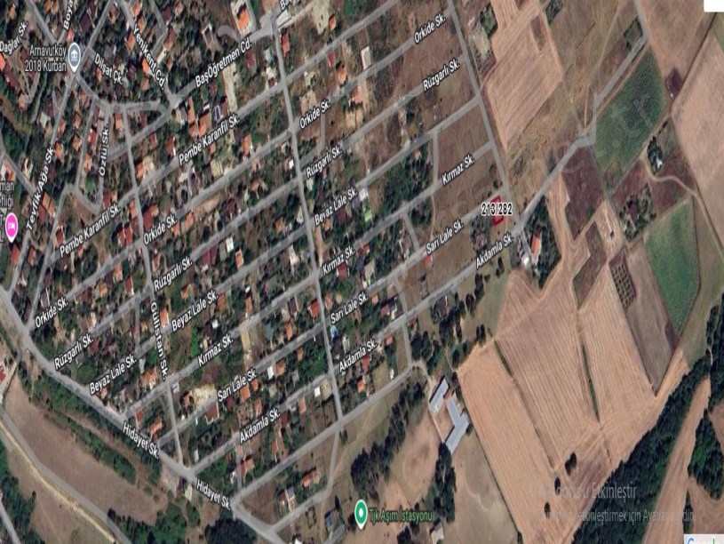 Arnavutköy Yeniköyde Satılık Tarla  , 266 M2 Müstakil Yolu Var Merkezde 