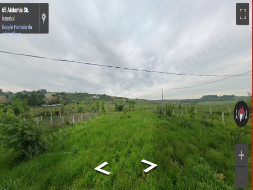 Arnavutköy Yeniköyde Satılık Tarla  , 266 M2 Müstakil Yolu Var Merkezde 