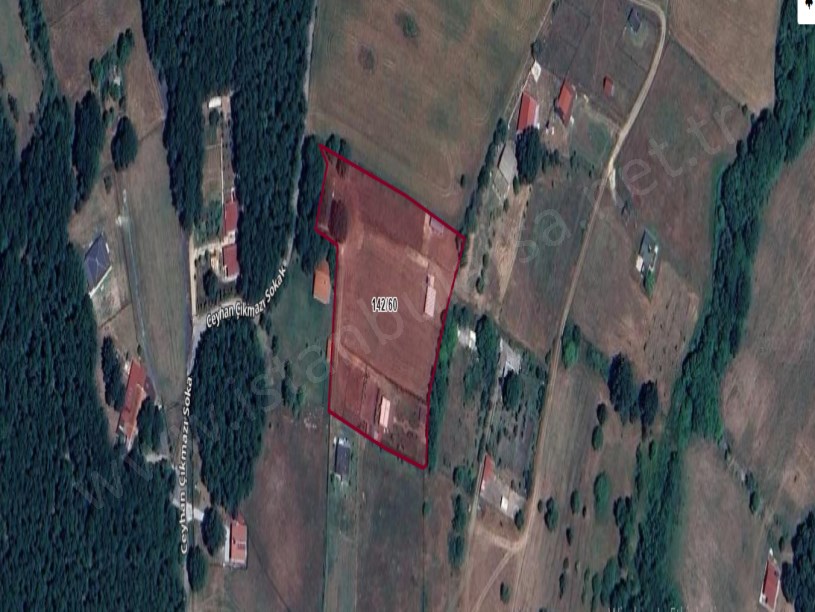 Çatalca Binkılıçta Satılık Arsa , 357 M2 Yolu Var Evlerin Yakını Hisseli