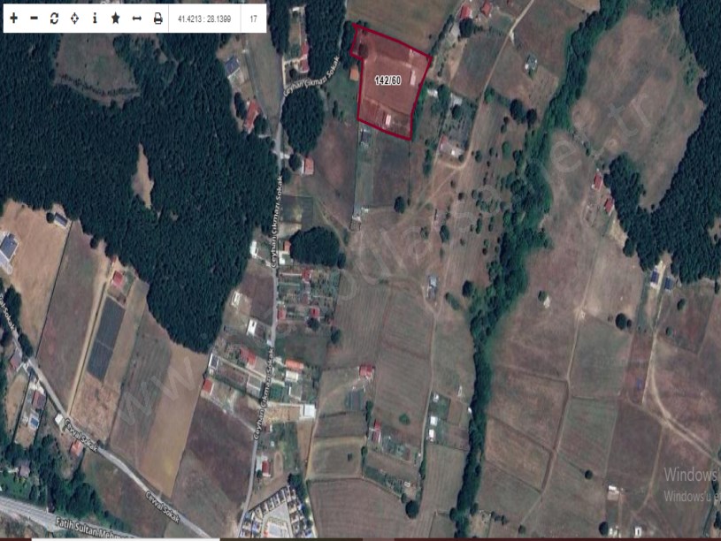 Çatalca Binkılıçta Satılık Arsa , 357 M2 Yolu Var Evlerin Yakını Hisseli