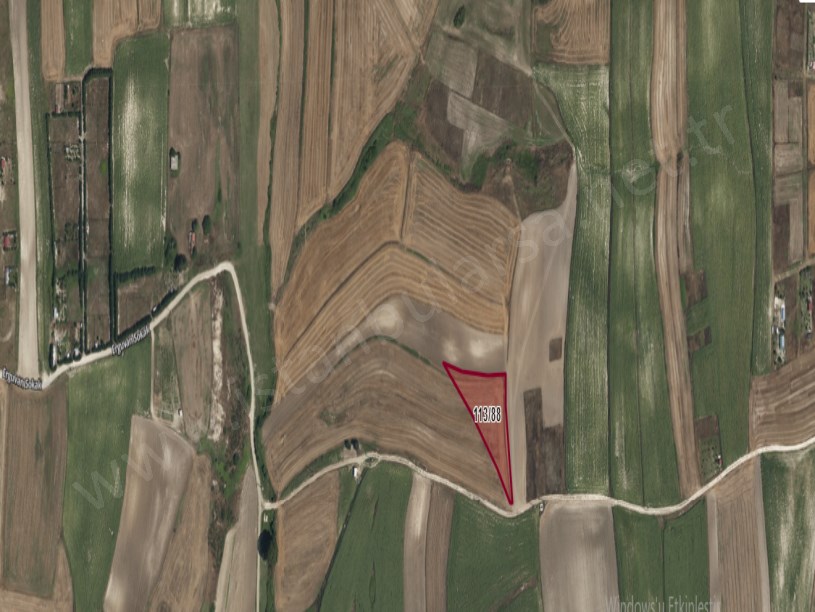 Arnavutköy Hacımaşlı  Satılık Arsa , 192 M2 Hisseli Yolu Var 
