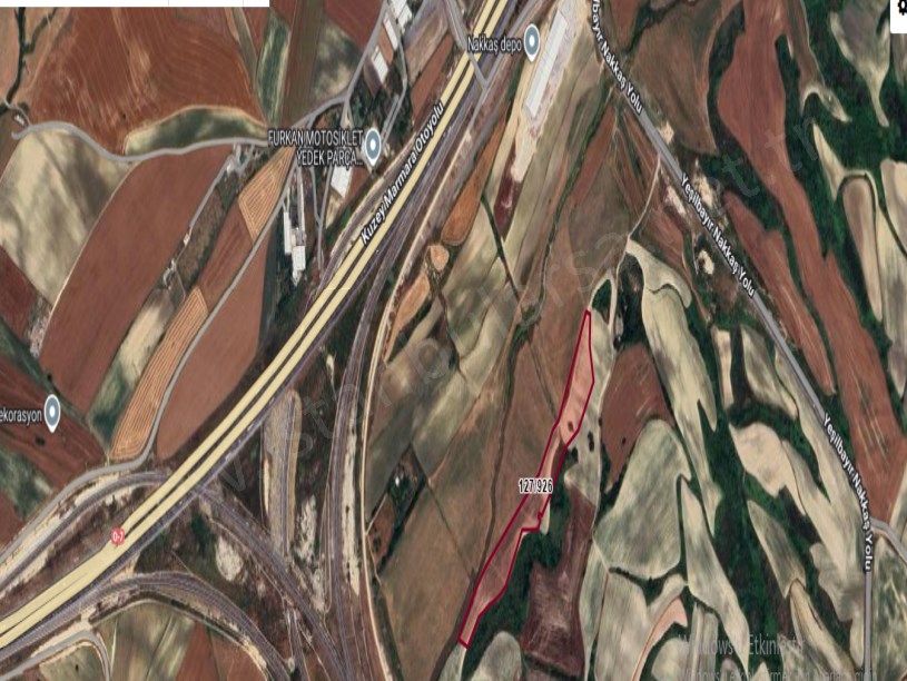 Çatalca Nakkaşta  Satılık Arsa , 800 M2 Yolu Var Hisseli