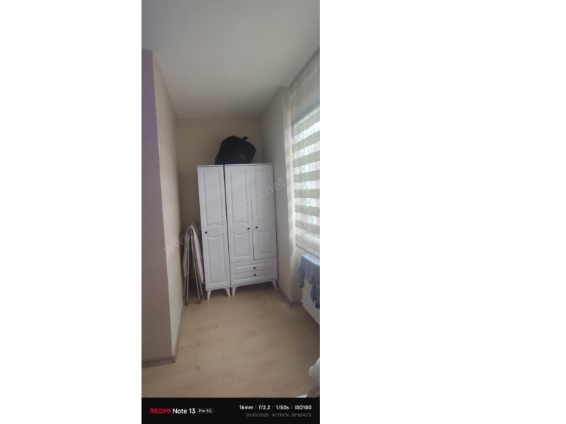 Arnavutköy Merkezde Satılık Daire , 2+1 75 m2 Ara Kat