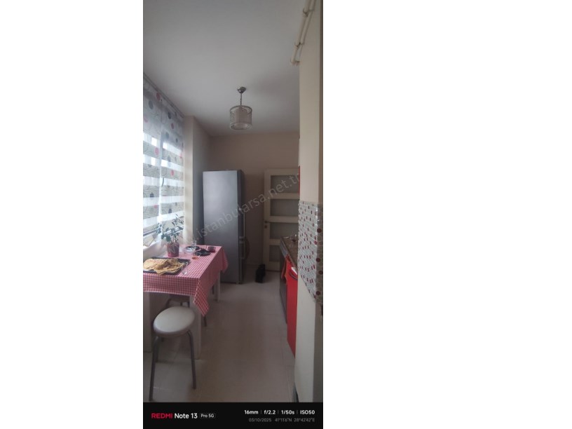Arnavutköy Merkezde Satılık Daire , 2+1 75 m2 Ara Kat