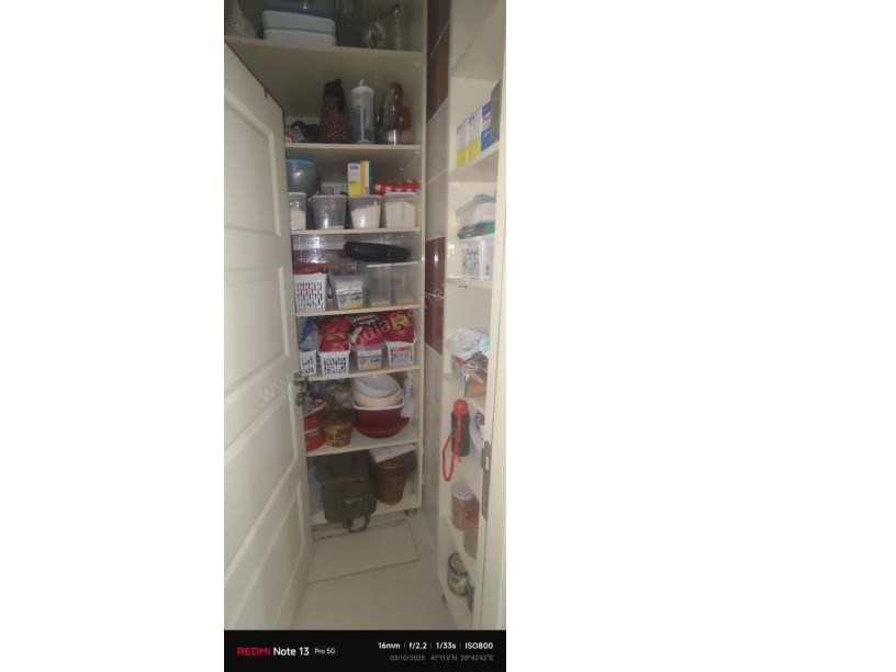 Arnavutköy Merkezde Satılık Daire , 2+1 75 m2 Ara Kat