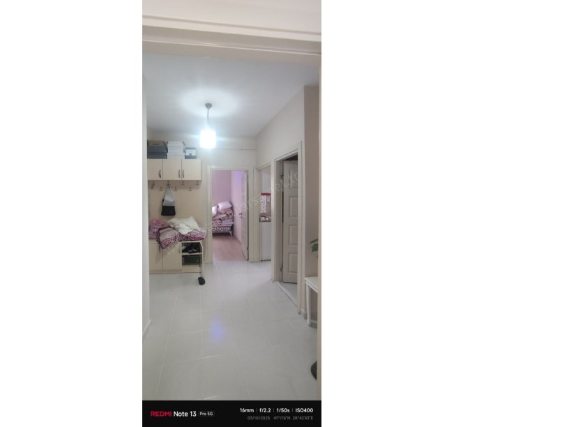 Arnavutköy Merkezde Satılık Daire , 2+1 75 m2 Ara Kat