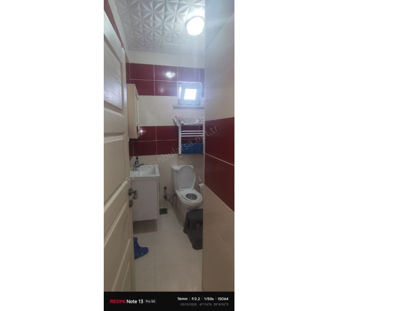 Arnavutköy Merkezde Satılık Daire , 2+1 75 m2 Ara Kat