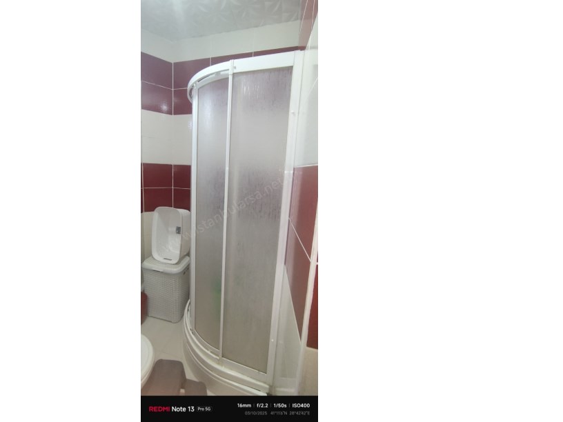 Arnavutköy Merkezde Satılık Daire , 2+1 75 m2 Ara Kat
