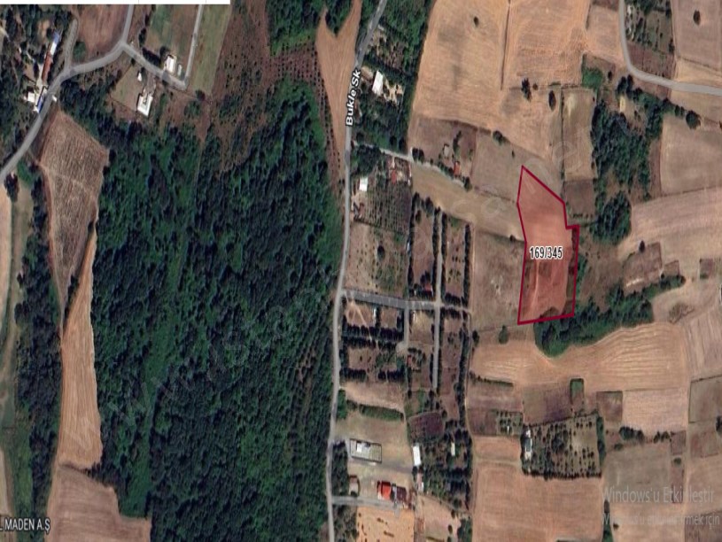 Arnavutköy Tayakadın Satılık Arsa ,175 M2 Çaplı Çevrili Merkezde