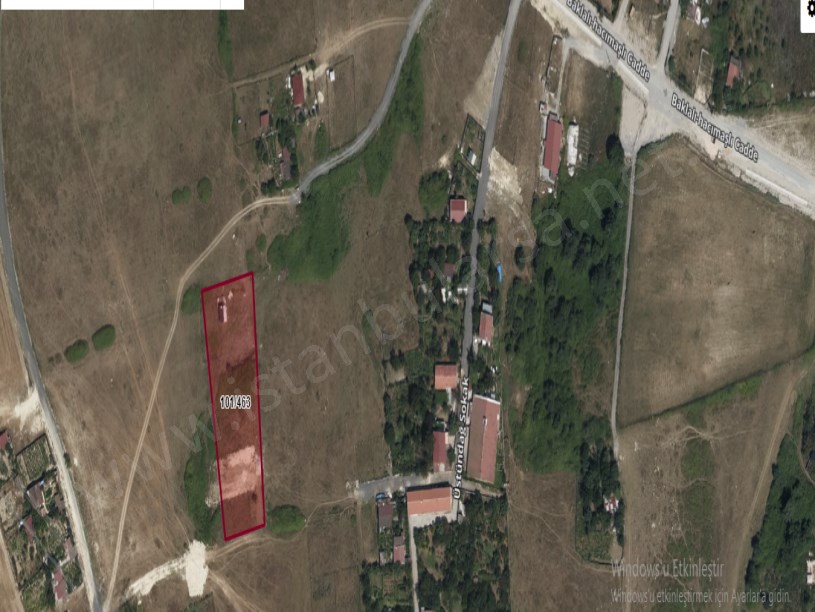 Arnavutköy Tayakadın Satılık Arsa , 420 M2 Çaplı Yolu Var  Evlerin Yakını