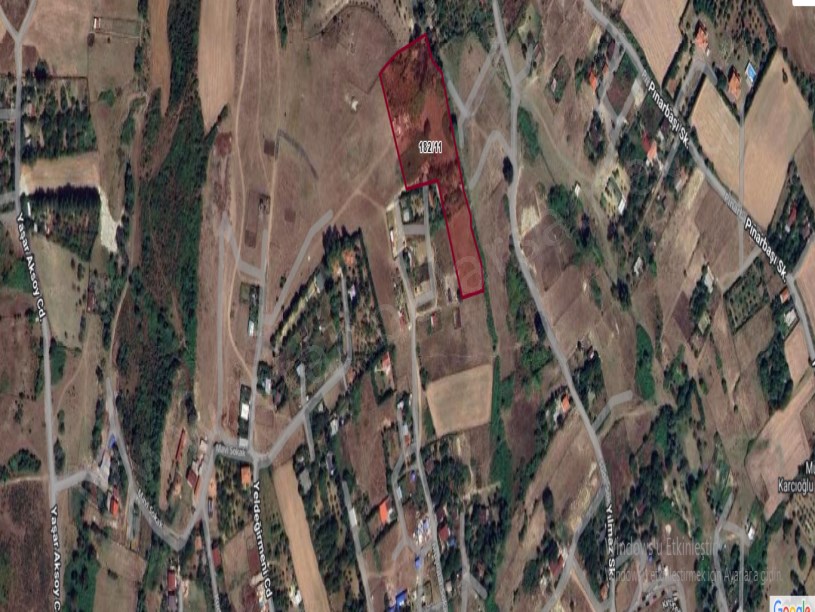 Arnavutköy Tayakadın Satılık Arsa , 640 M2 Hisseli Çaplı Merkezde Evlerin Yakını
