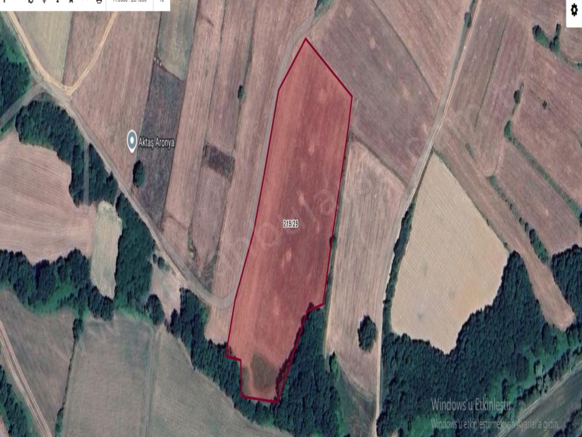 Çatalca Çiftlikköyde Satılık Arsa ,  416 M2 Hisseli Yolu Var 