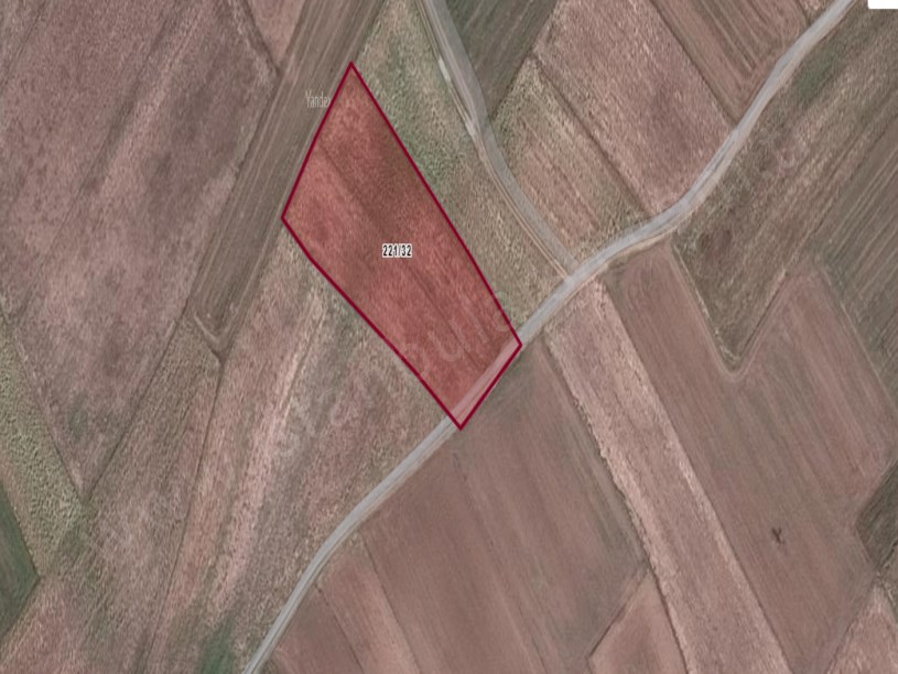 Tekirdağ Saray Beyazköyde Satılık Arsa ,308 M2 Hisseli Yolu Var