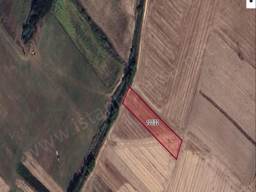 Kırklareli Vize Evrenlide Satılık Arsa , 150 m2 Yolu Var Hisseli