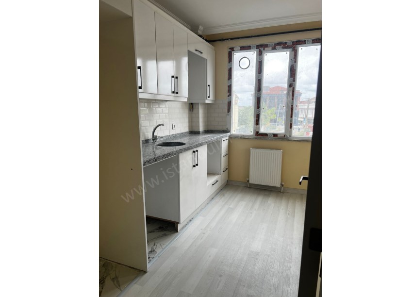 Arnavutköy Merkezde Satılık Daire , Ters Dubleks Sıfır 3+2 