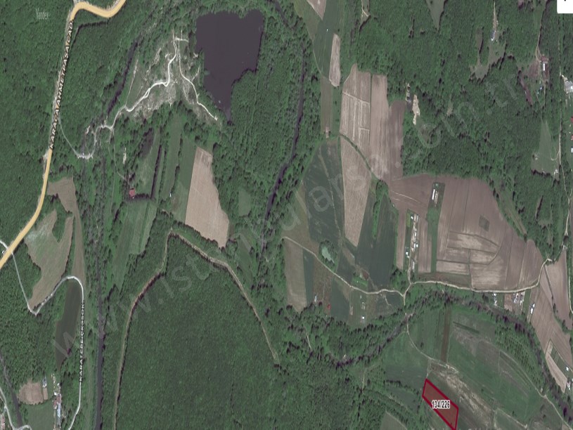 Çatalca Karacaköyde Satılık Arsa , 560 M2 Yolu Var Hisseli 