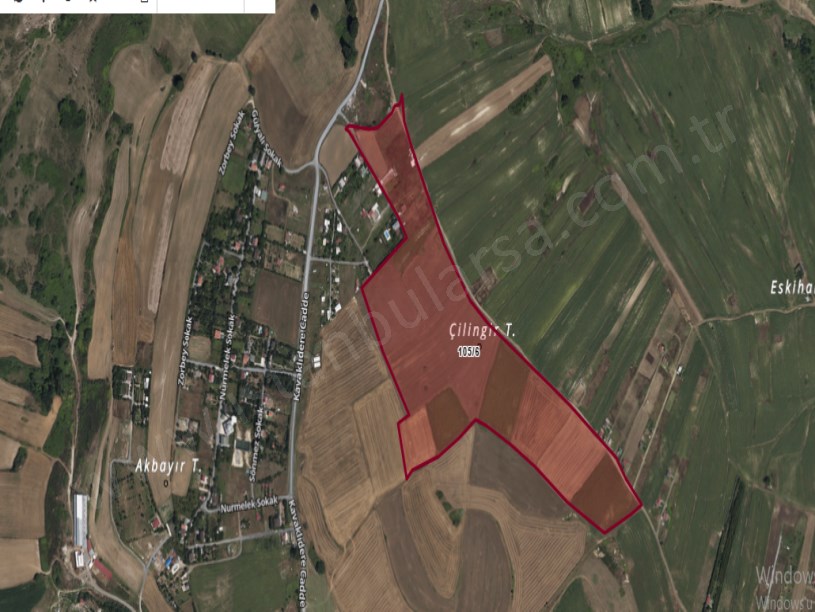 Arnavutköy Çilingirde Satılık Arsa , 852 M2 Yolu Var Hisseli 