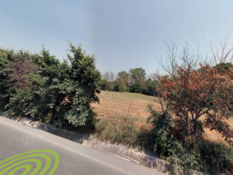 Arnavutköy Sazlıbosna Satılık Arsa , 350 m2 Yolu Var Merkezde 